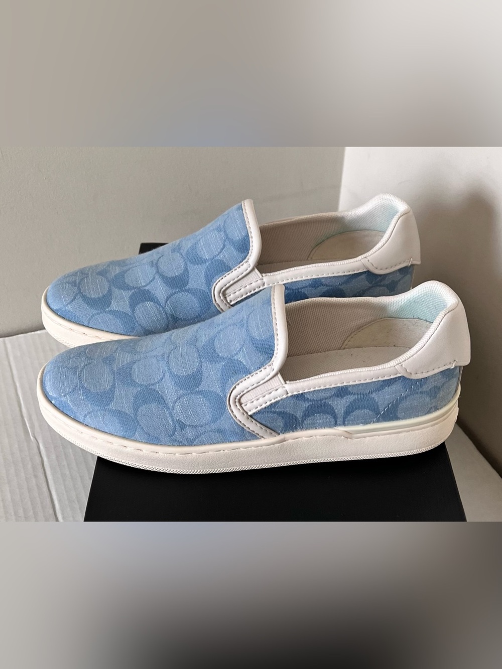 Coach Wells Women Chambray Signature Slip-On Sneakers size 6 B